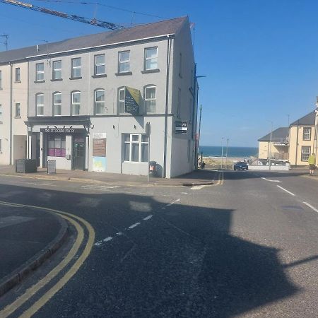 Marine Beach Escape Castlerock Beside Beach Golf Course And Pub Exterior photo